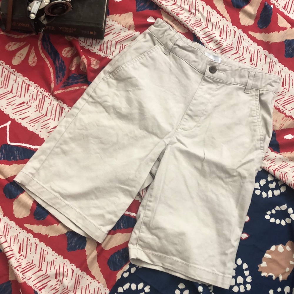 Boys Size 14 Slim Old Navy khaki shorts.